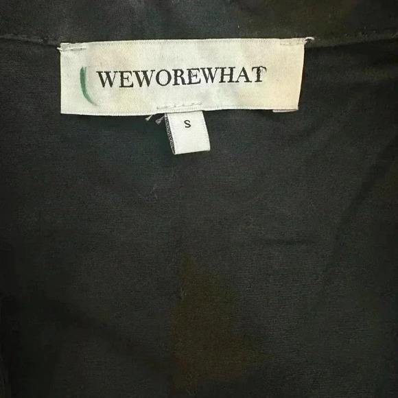 We Wore What Women's Romper Shorts Size Small Sunflower Floral Short Sleeve NWT - Picture 4 of 8